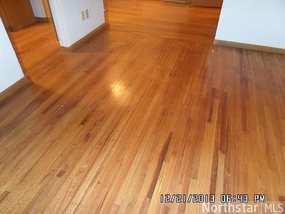 4th image of 327 Woodlawn Ave