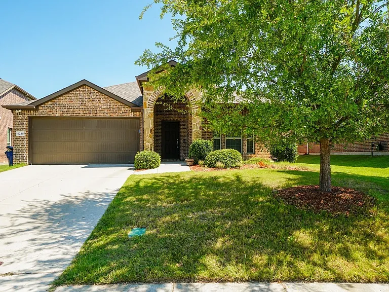 5236 Bear Valley Dr — Photo 2