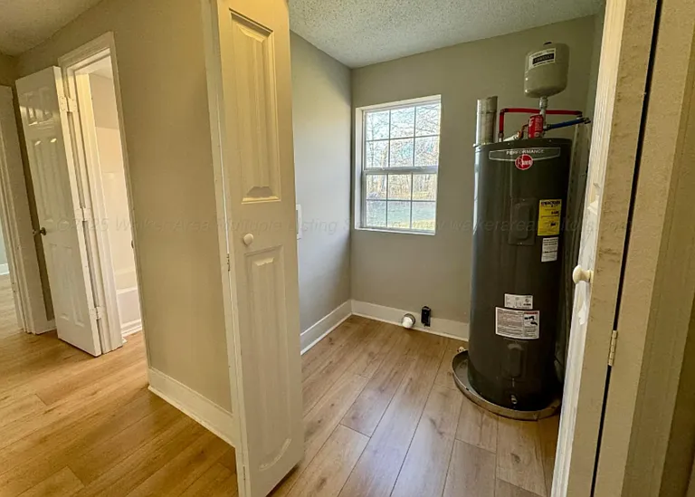 1532 Bay Ave SW — Photo 13