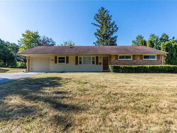 136 Goldengate Dr, Centerville, OH 45459