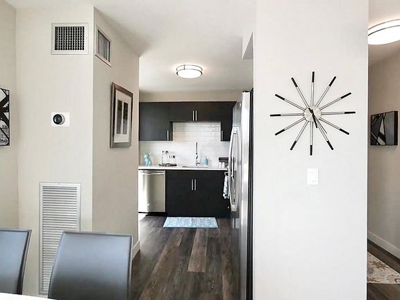 5th image of 50 E Chestnut St #2902