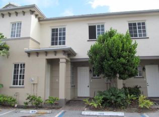 2002 Freeport Ln, Riviera Beach, FL 33404