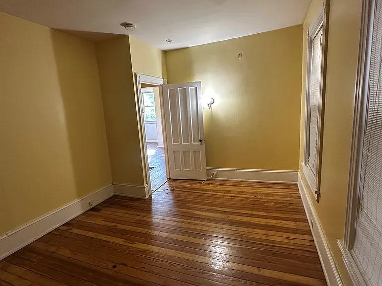1039 Wendell Ave #1 — Photo 5