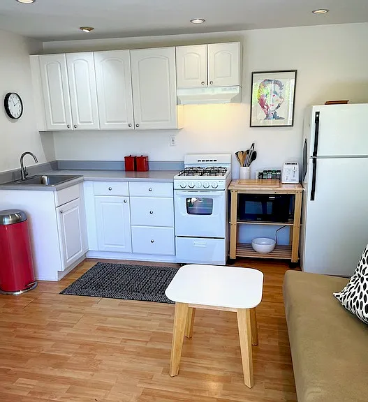 433 El Sueno Rd #B — Photo 3
