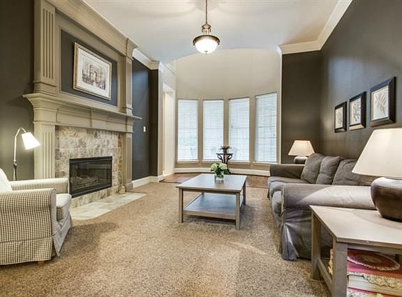 4th image of 1009 Bluebonnet Ct
