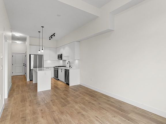 4th image of 19935 75a Ave #416
