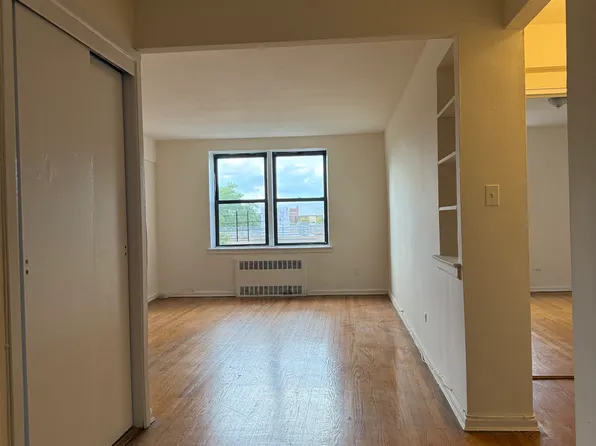 216-10 77th Ave #4O, Oakland Gardens, NY 11364