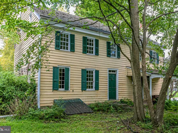 2071 Pennington Rd, Ewing, NJ 08618