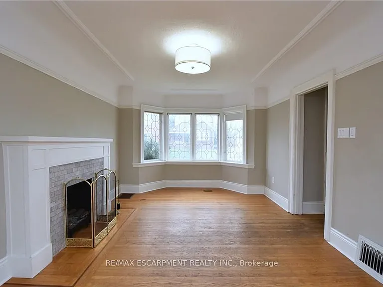 278 Huxley Ave S — Photo 3