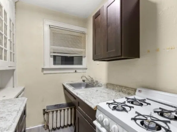 4277 Chippewa St, Saint Louis, MO 63116