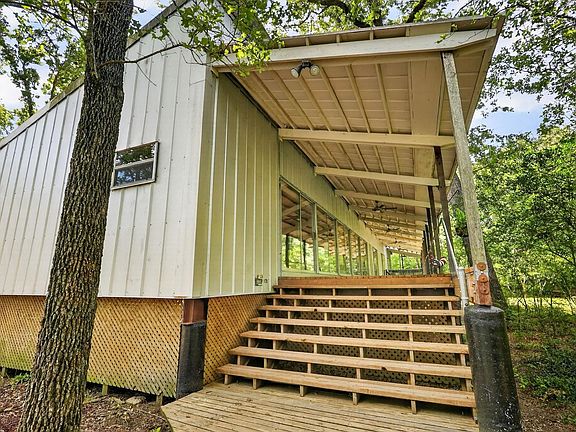 2nd image of 2504 Raintree Dr