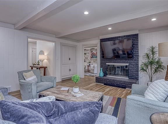 3rd image of 10100 Hardy Dr