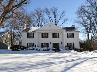 1 Hamill Ln, Clarendon Hills, IL 60514