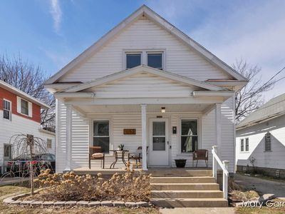 1053 Woodrow Ave NW, Grand Rapids, MI, 49504