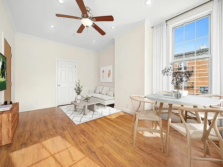 109 Moffat St #3F — Photo 2