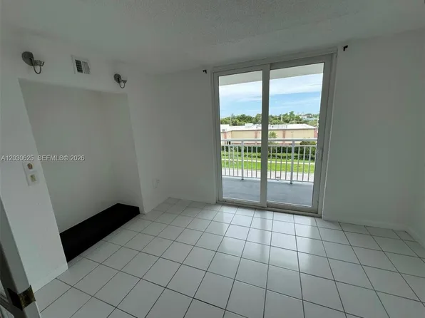 1251 NE 108th St APT 409, Miami, FL 33161