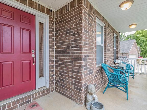 3rd image of 4783 W Mayflower Ct