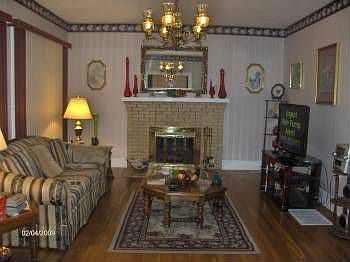 2nd image of 3024 Fairmont Blvd