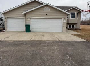 5420 Prairiewood Dr, Bismarck, ND 58504