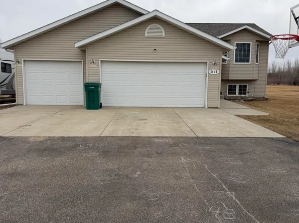 5420 Prairiewood Dr, Bismarck, ND 58504