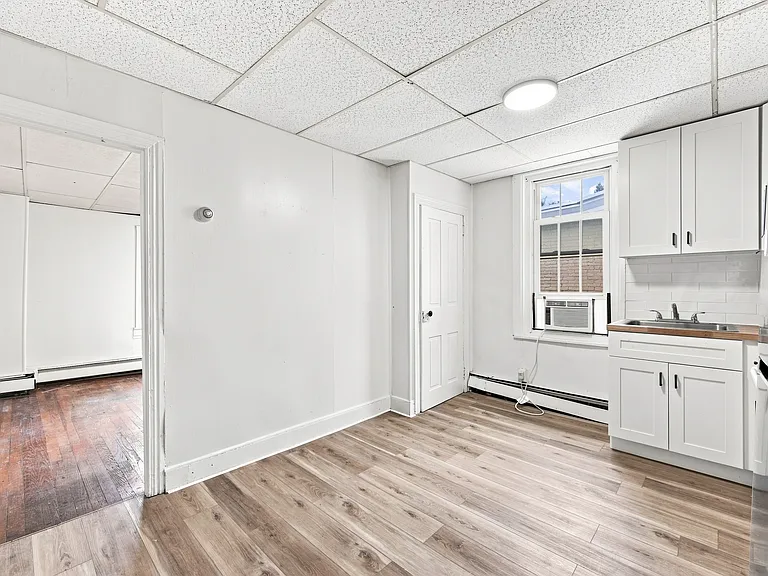 113 King St #2 — Photo 4