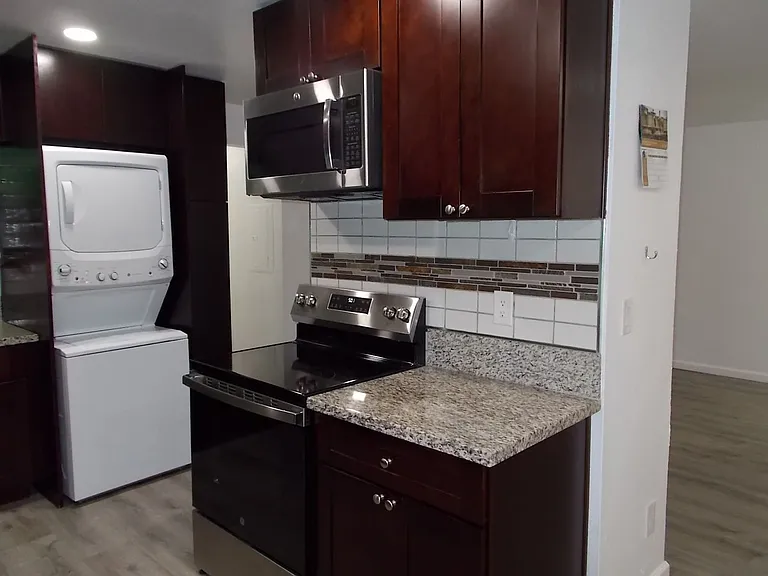 6208 Ilanos Ln — Photo 11