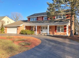 1415 Redbud Ln, Glenview, IL 60025