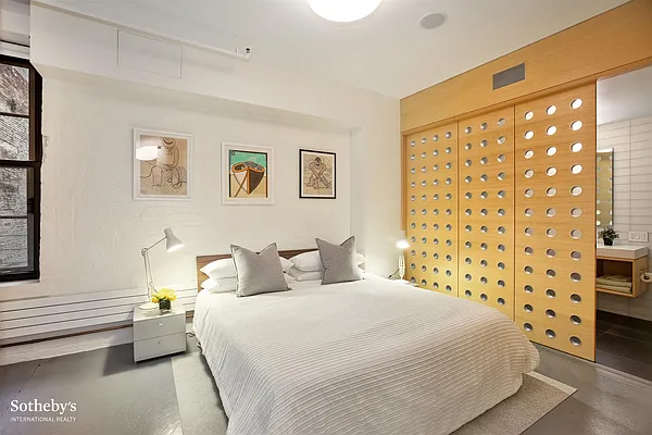 Sold by Sotheby's International Realty | media 34