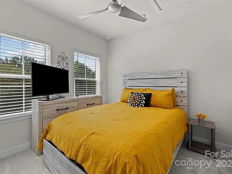 912 Broad River Ln — Photo 5