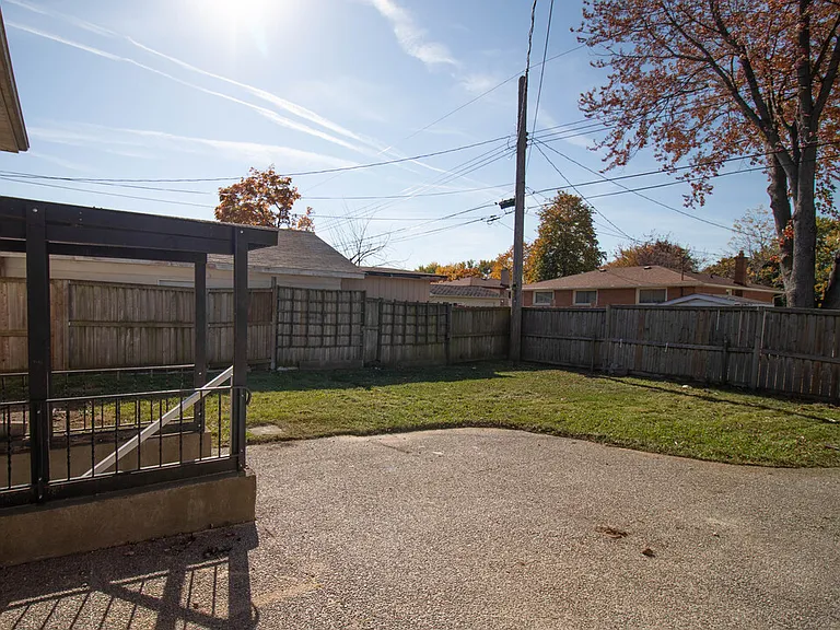 184 Bradley Ave #3 — Photo 10
