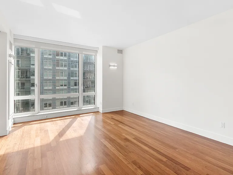 250 E 53rd St #1603 — Photo 3