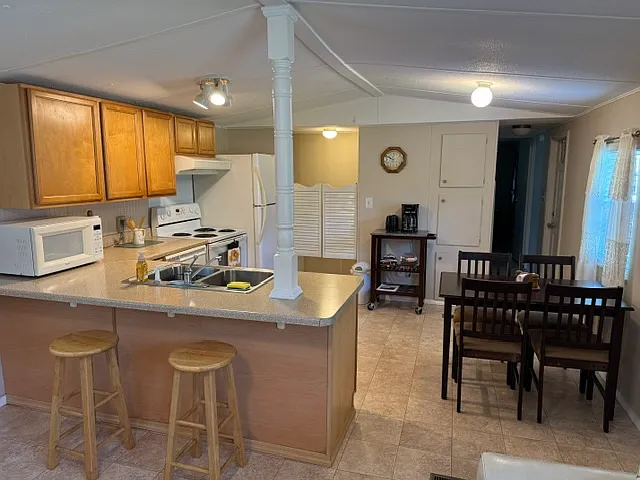 28 Brooks Cove Rd — Photo 5