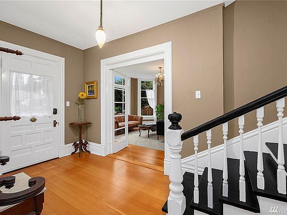 3rd image of 1304 32nd St
