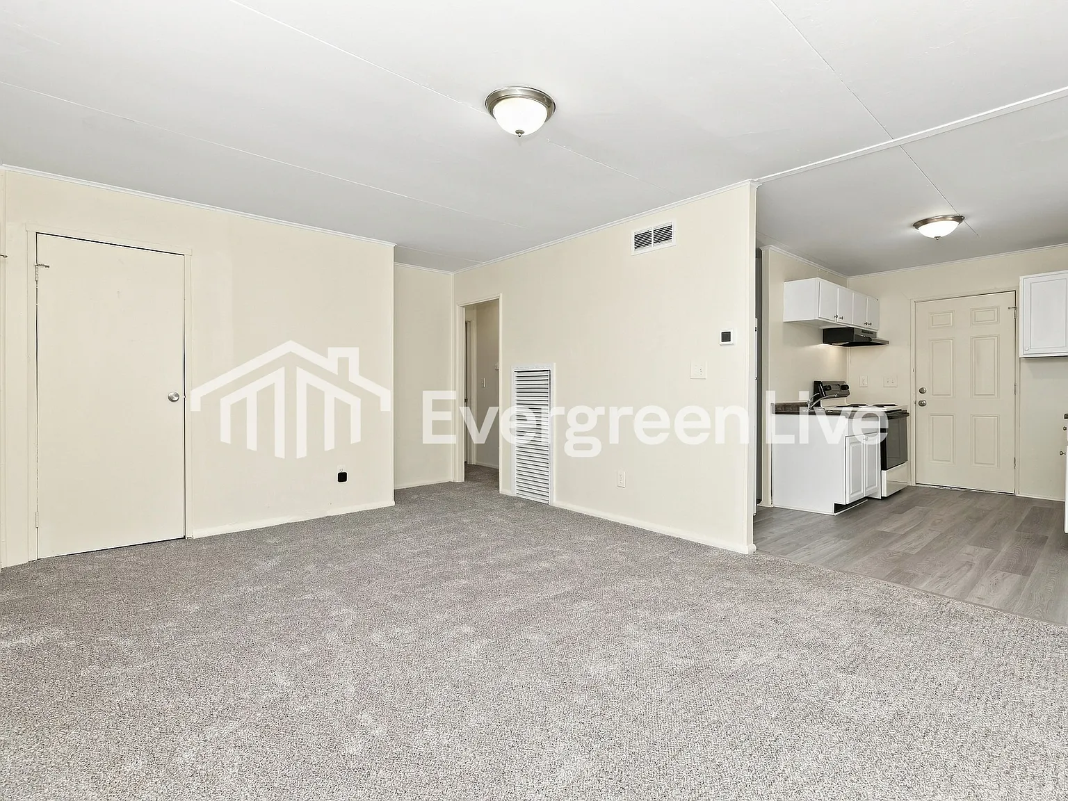 2 bed, 1.0 bath, 744 sqft, $1,195 — Photo 3