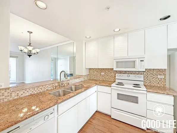 2233 Martin APT 310, Irvine, CA 92612