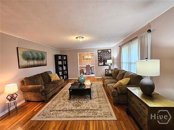 5th image of 160 Edgewood Drive