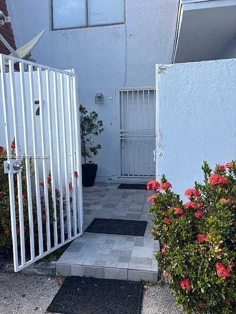 Laguna Condo — Photo 2