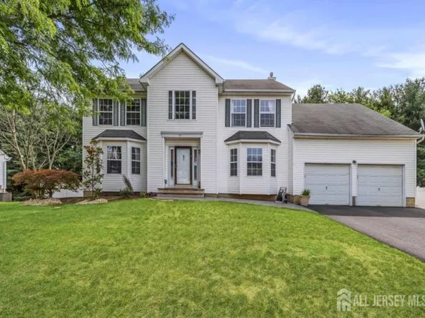 71 Lark Dr, South River, NJ 08882
