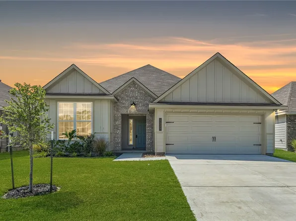 1929 Chief St, Bryan, TX 77807