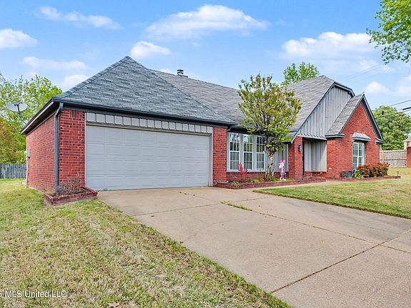 3rd image of 5120 Pear Dr