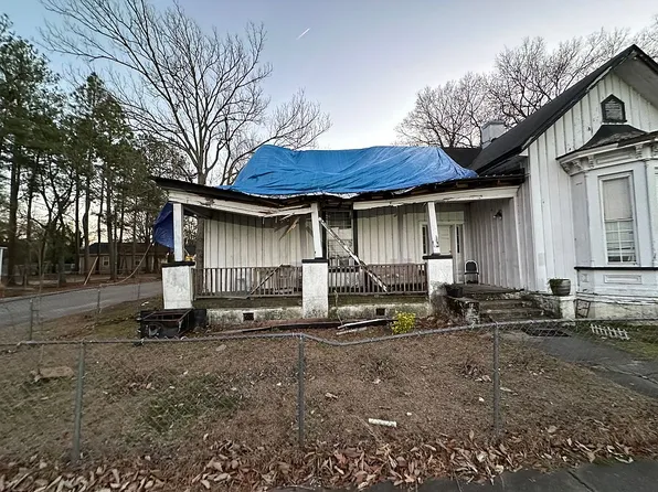 310 Gold St E, Wilson, NC 27893
