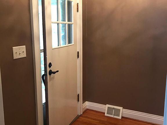 5th image of 4237 Wyoming St