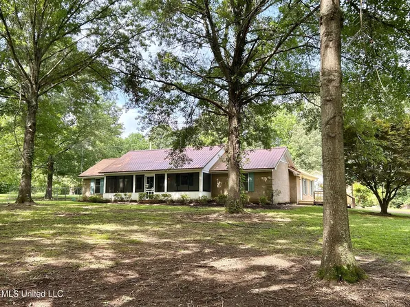 1488 Hugh Taylor Rd, Senatobia, MS 38668
