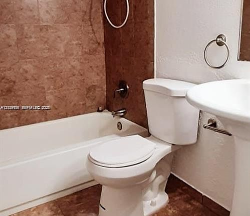 2nd image of 1251 NE 108th St APT 423