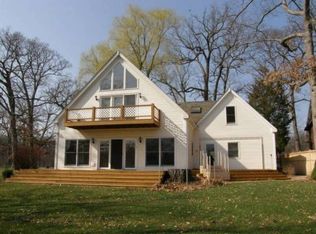 4710 Timberlane Rd, Crystal Lake, IL 60014