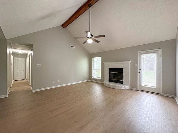 3rd image of 2631 Laurelcrest Dr