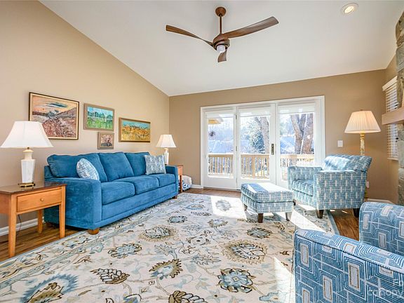 4th image of 504 Live Oak Ln