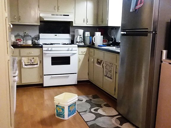 5th image of 1102 Shirley Dr