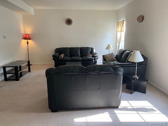 4th image of 558 Riverwalk Dr