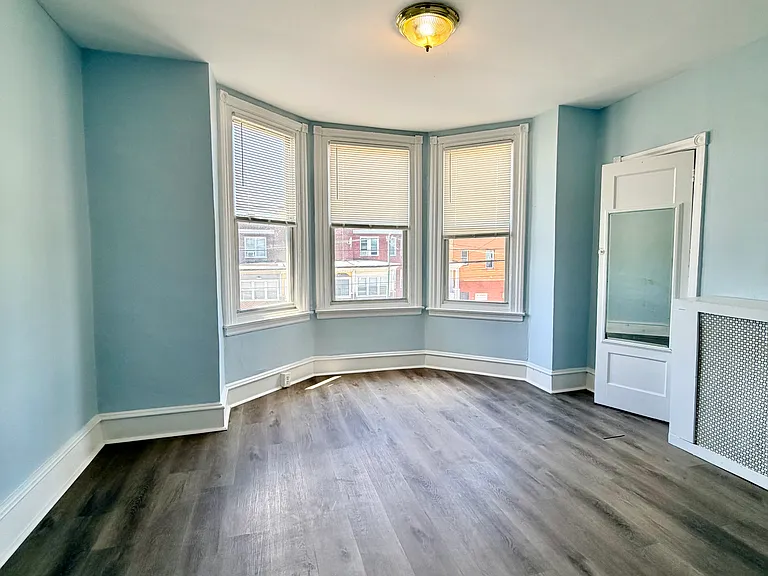 6320 Kingsessing Ave — Photo 13